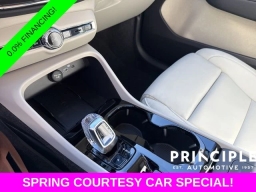 Volvo XC40 Plus B4 FWD 2026