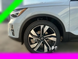 Volvo XC40 Plus B4 FWD 2026