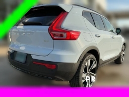 Volvo XC40 Plus B4 FWD 2026