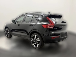 Volvo XC40 Plus B4 FWD 2026