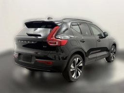 Volvo XC40 Plus B4 FWD 2026