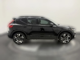 Volvo XC40 Plus B4 FWD 2026