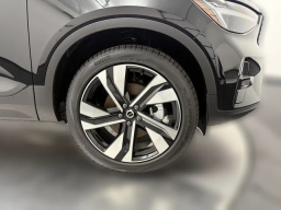 Volvo XC40 Plus B4 FWD 2026