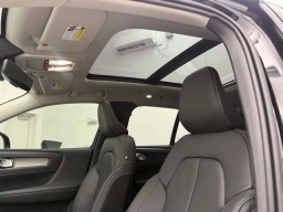 Volvo XC40 Plus B4 FWD 2026