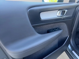 Volvo XC40 Core B4 FWD 2026