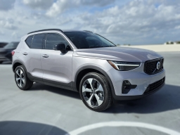 Volvo XC40 Plus B5 AWD 2026