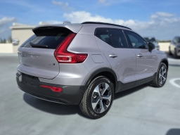 Volvo XC40 Plus B5 AWD 2026