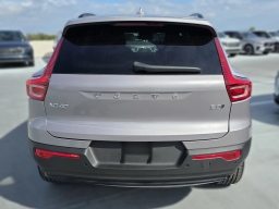 Volvo XC40 Plus B5 AWD 2026