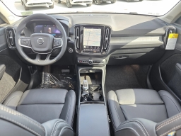 Volvo XC40 Plus B5 AWD 2026