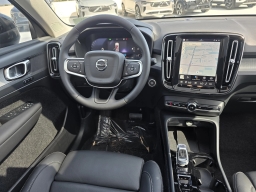 Volvo XC40 Plus B5 AWD 2026