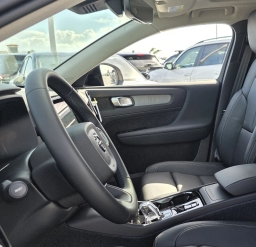 Volvo XC40 Plus B5 AWD 2026