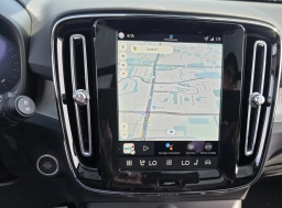 Volvo XC40 Plus B5 AWD 2026