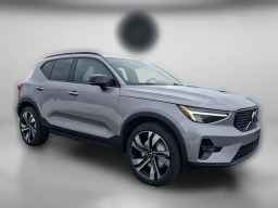 Volvo XC40 Plus B5 AWD 2026