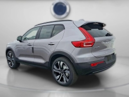 Volvo XC40 Plus B5 AWD 2026