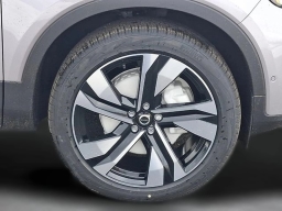 Volvo XC40 Plus B5 AWD 2026