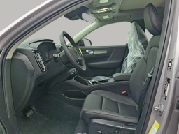 Volvo XC40 Plus B5 AWD 2026