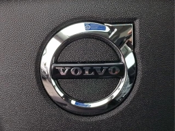 Volvo XC40 Plus B5 AWD 2026