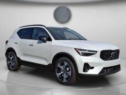 Volvo XC40 B5 AWD Plus 2026