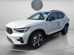 Volvo XC40 B5 AWD Plus 2026