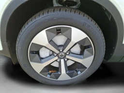 Volvo XC40 B5 AWD Plus 2026