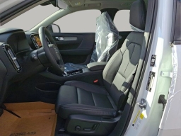 Volvo XC40 B5 AWD Plus 2026