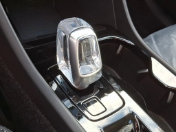 Volvo XC40 B5 AWD Plus 2026