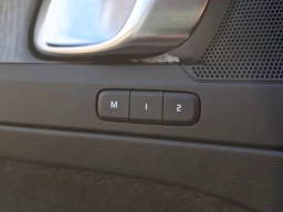 Volvo XC40 B5 AWD Plus 2026