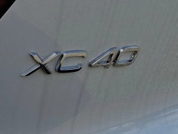 Volvo XC40 B5 AWD Plus 2026