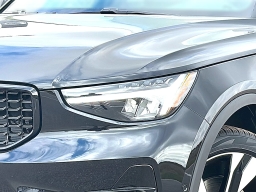 Volvo XC40 Plus B5 AWD 2026