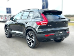 Volvo XC40 Plus B5 AWD 2026