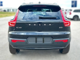 Volvo XC40 Plus B5 AWD 2026