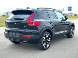 Volvo XC40 Plus B5 AWD 2026