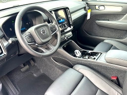 Volvo XC40 Plus B5 AWD 2026