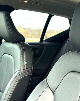 Volvo XC40 Plus B5 AWD 2026