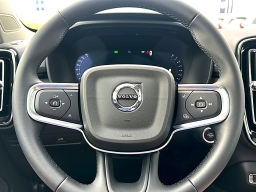Volvo XC40 Plus B5 AWD 2026