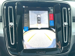 Volvo XC40 Plus B5 AWD 2026