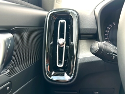 Volvo XC40 Plus B5 AWD 2026