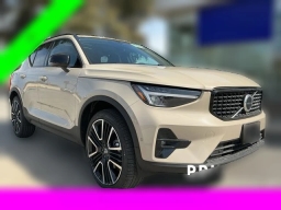 Volvo XC40 Plus B5 AWD 2026
