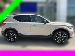Volvo XC40 Plus B5 AWD 2026