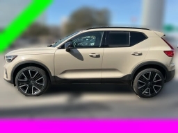 Volvo XC40 Plus B5 AWD 2026