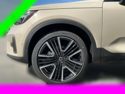 Volvo XC40 Plus B5 AWD 2026