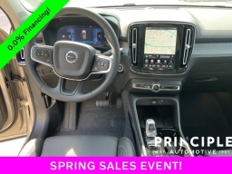 Volvo XC40 Plus B5 AWD 2026