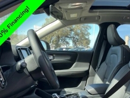 Volvo XC40 Plus B5 AWD 2026