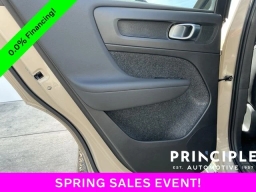 Volvo XC40 Plus B5 AWD 2026