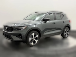 Volvo XC40 Plus B5 AWD 2026