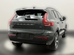 Volvo XC40 Plus B5 AWD 2026