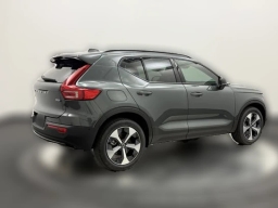 Volvo XC40 Plus B5 AWD 2026