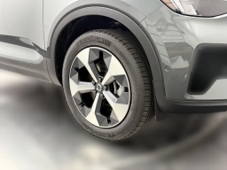 Volvo XC40 Plus B5 AWD 2026