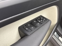 Volvo XC40 Plus B5 AWD 2026