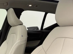 Volvo XC40 Plus B5 AWD 2026